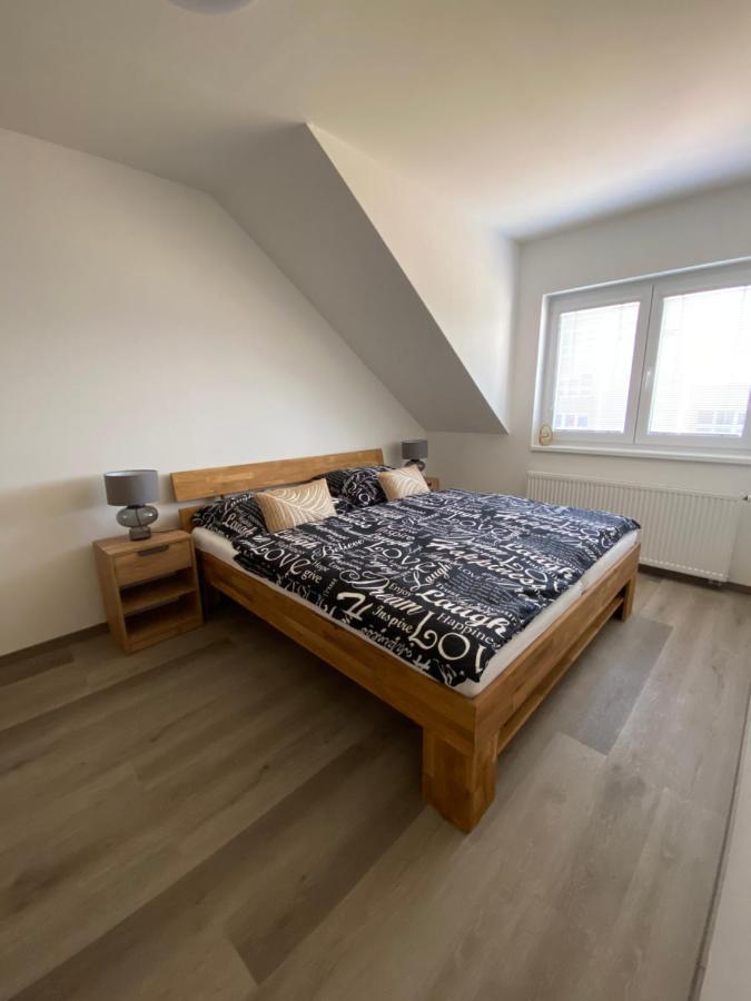 Cerna Ruze- Apartman 5 Plzeň Exterior foto
